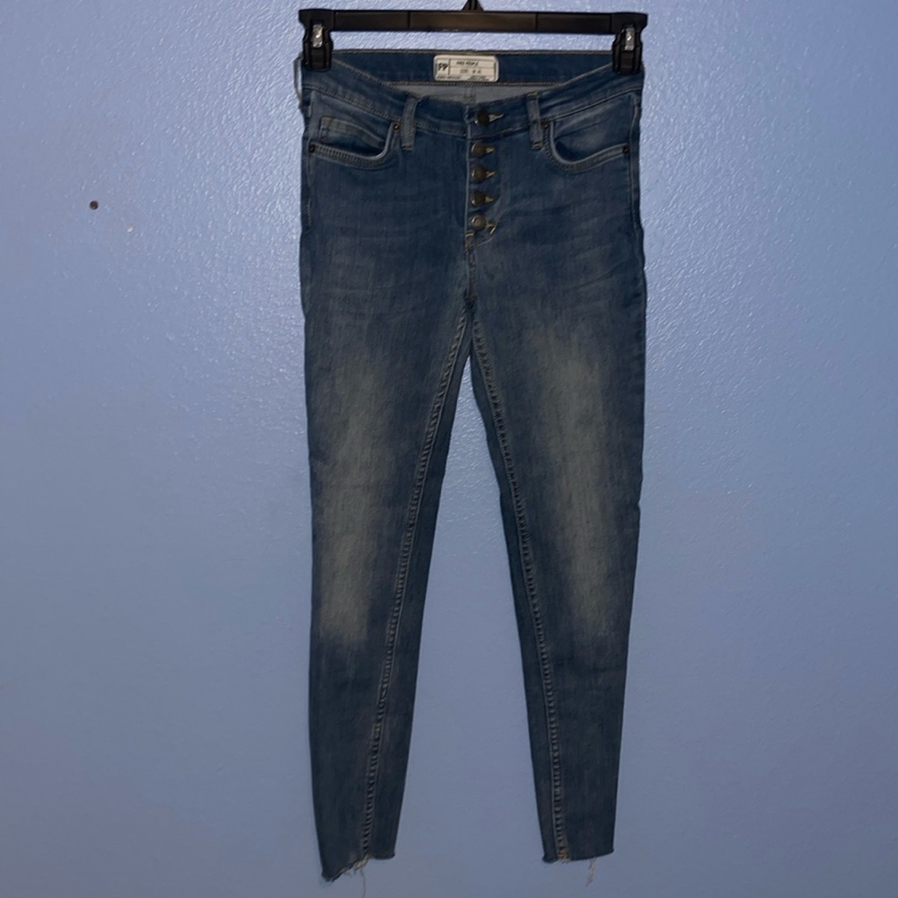 Free People Reagan Raw Hem Medium Wash Denim Button Fly Skinny Jeans AA